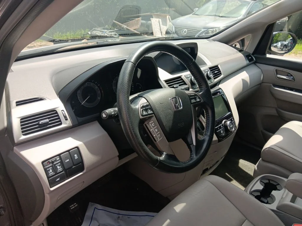 Used 2016 Modern Steel Metallic Honda EX-L image 14