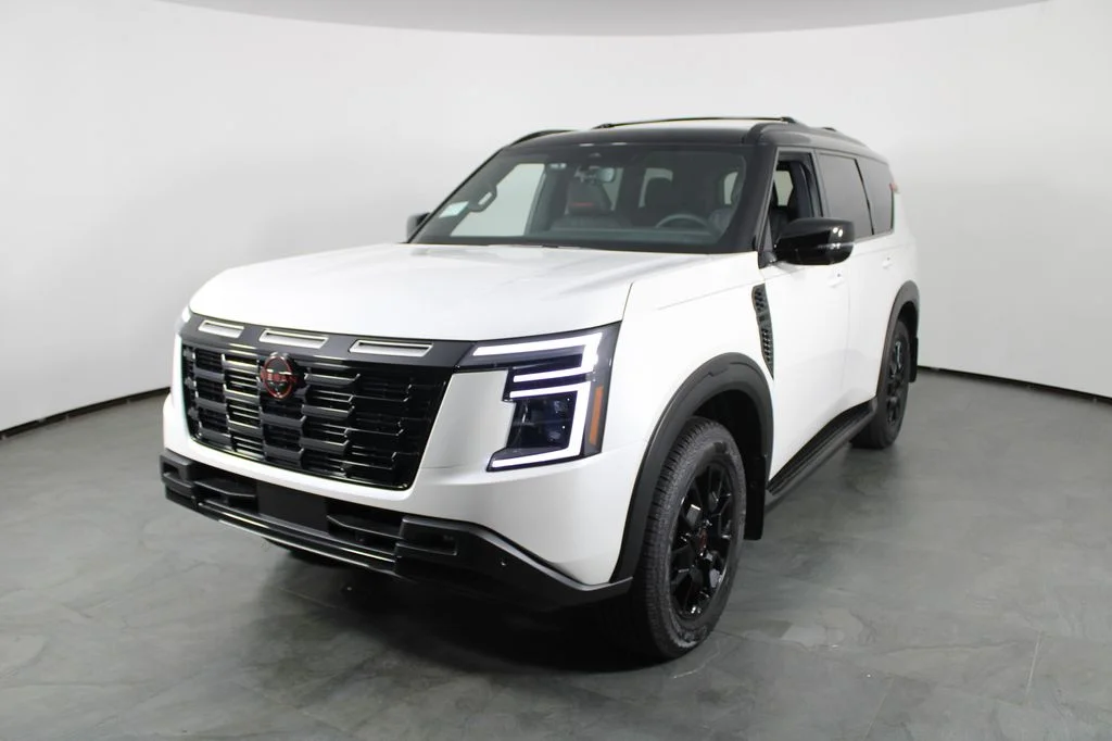 New 2026 Aspen White TriCoat / Super Black Two-tone Nissan PRO-4X® image 2
