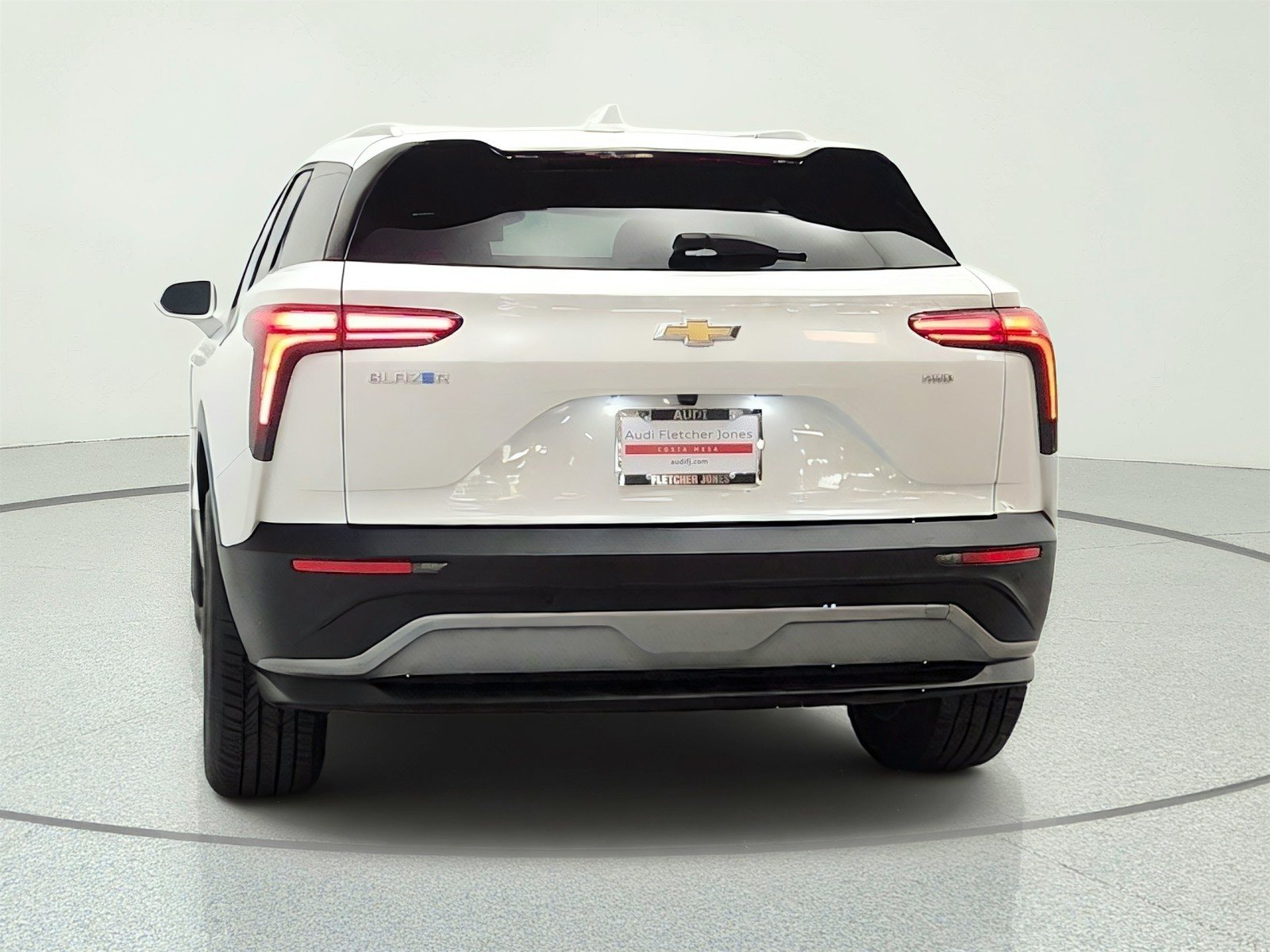 Used 2024 Summit White Chevrolet eAWD LT image 6