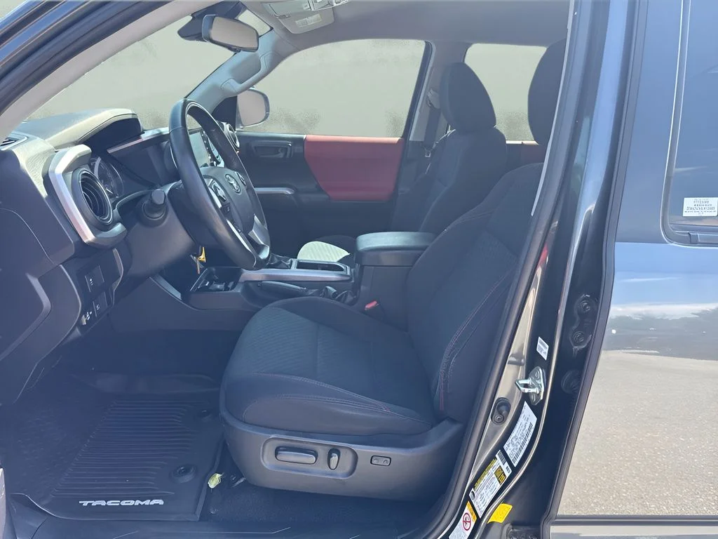 Used 2020 Gray Toyota SR5 image 9