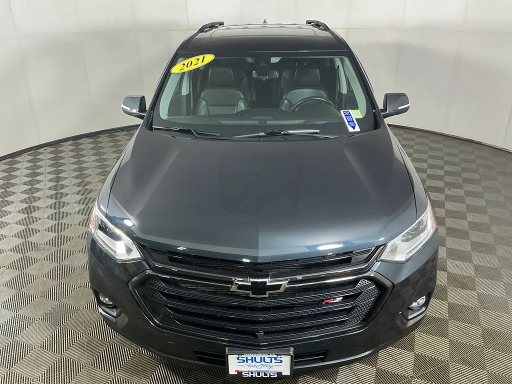 Used 2021 Gray Chevrolet RS image 3