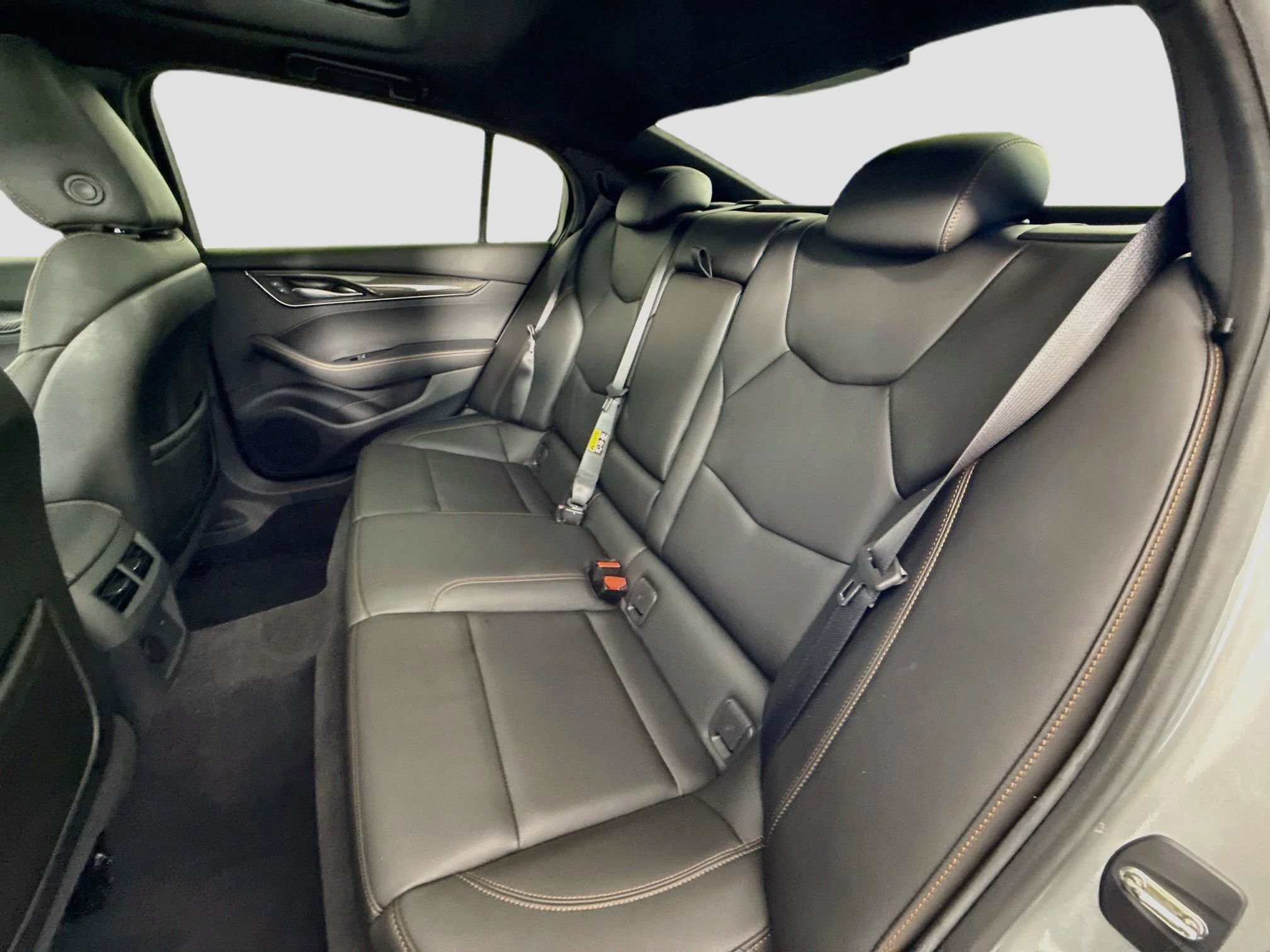 Used 2023 Argent Silver Metallic Cadillac Sport image 26