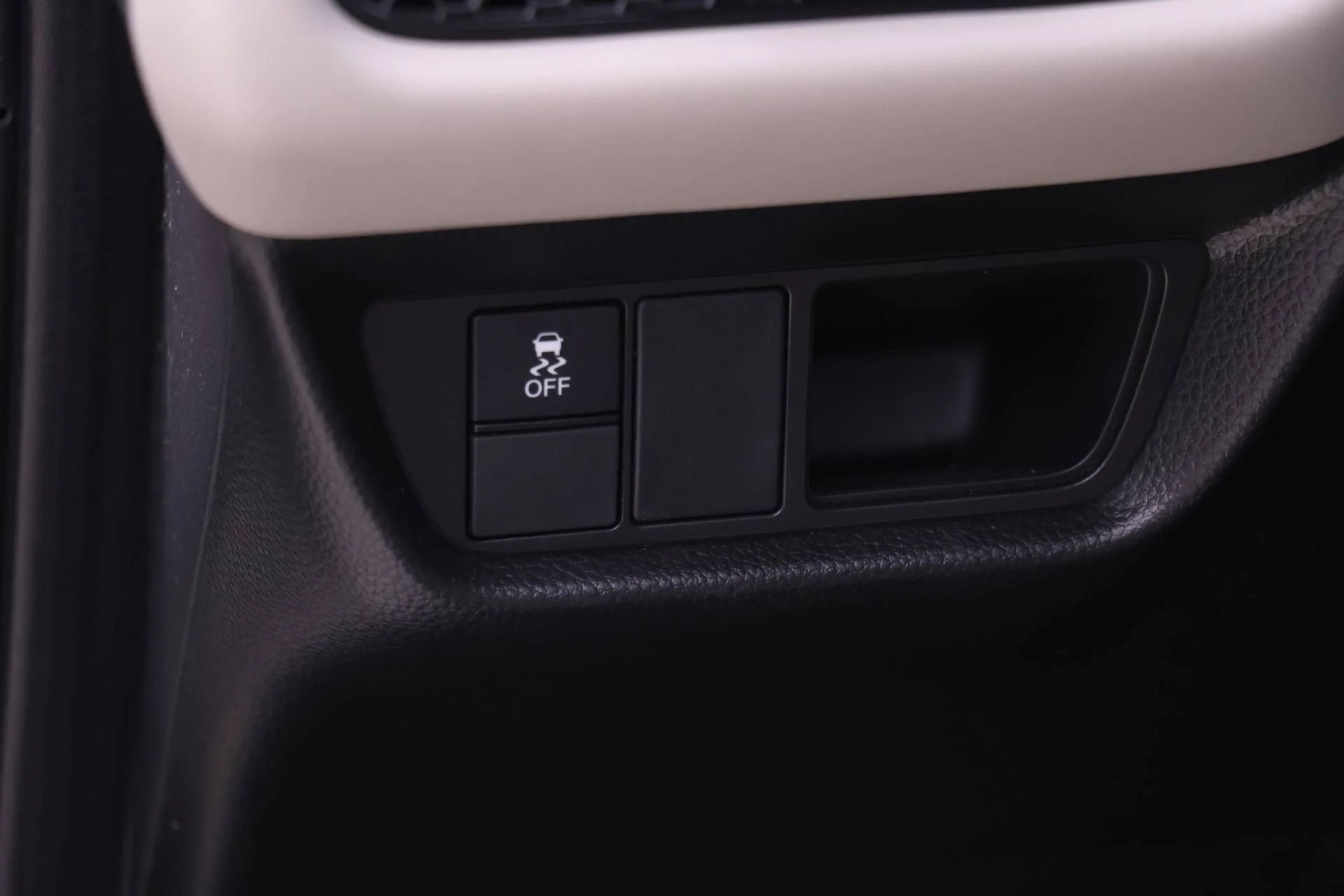 2025 Honda HR-V LX - Photo 16