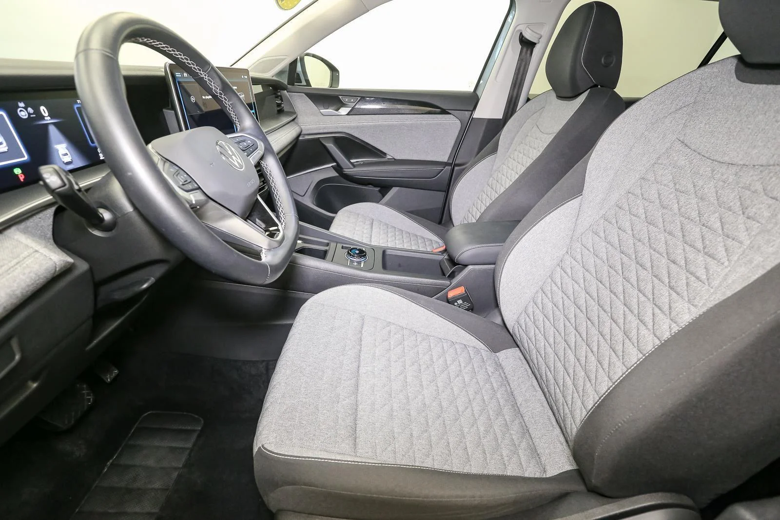 Used 2025 Pyrite Silver Metallic Volkswagen S image 40