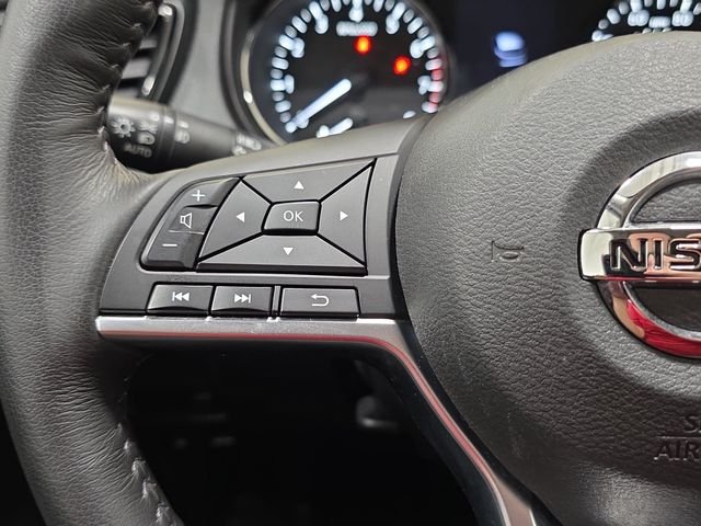 Used 2019 Red Nissan SL image 16