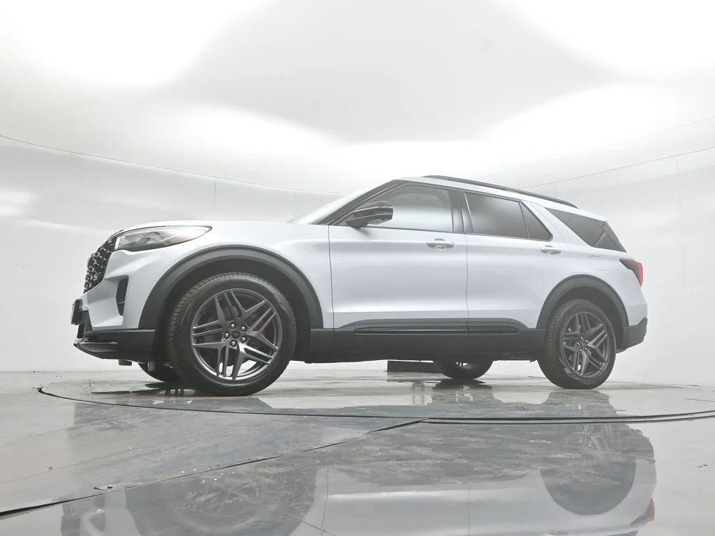 New 2026 Space White Metallic Ford ST image 50