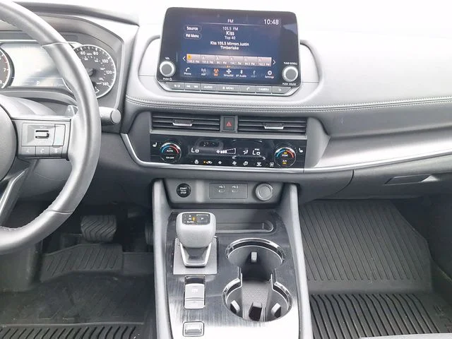Used 2024 Gray Nissan SV image 18