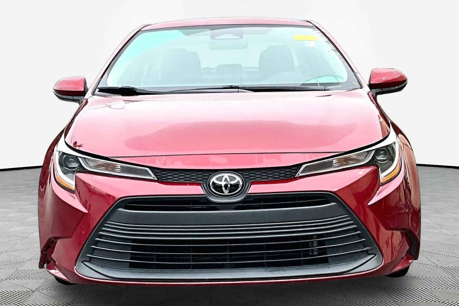 Used 2025 Ruby Flare Pearl Toyota LE image 4