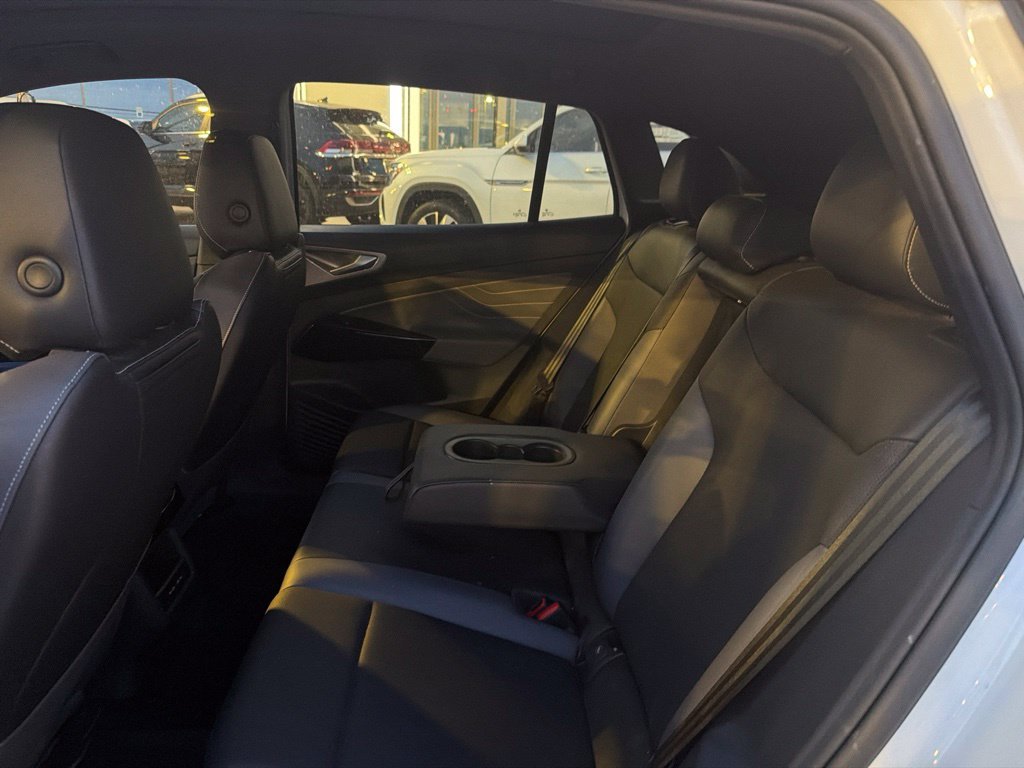 Used 2023 Opal White Volkswagen Pro S image 9