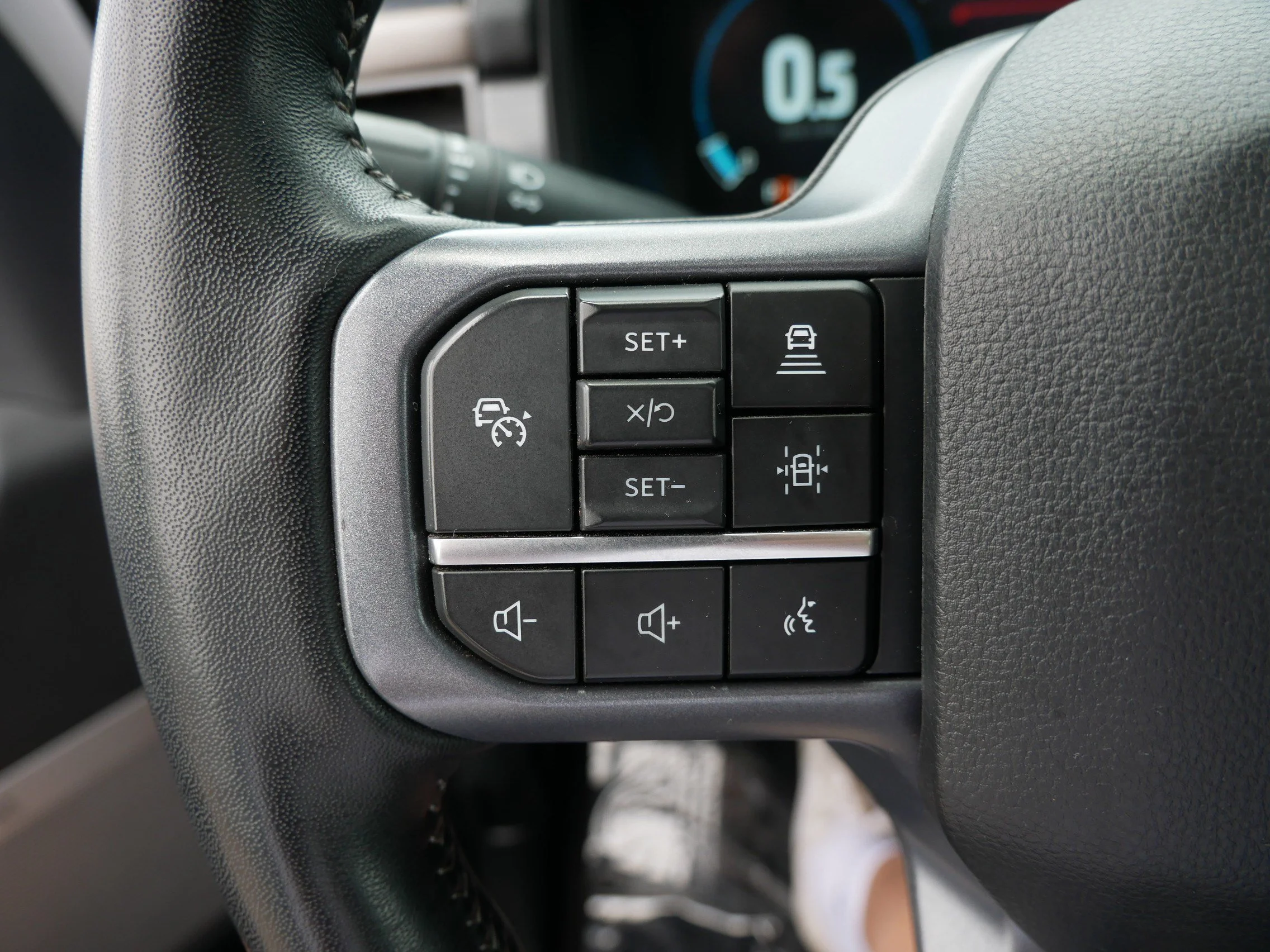 Used 2023 Oxford White Ford LARIAT image 34