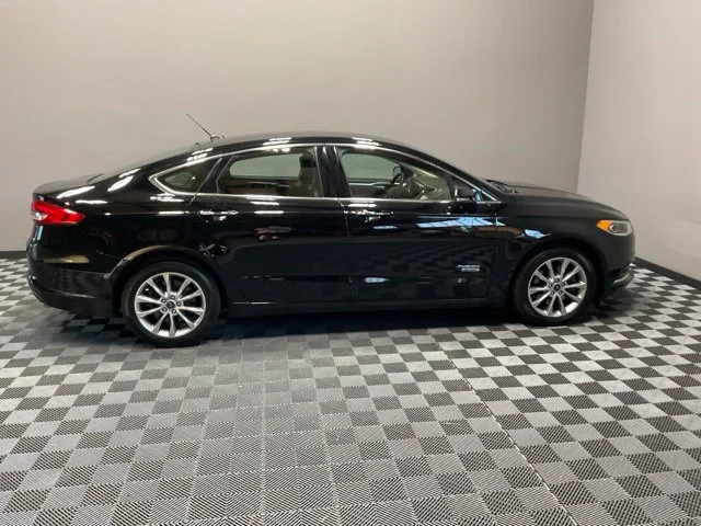 Used 2018 Black Ford SE Luxury image 7