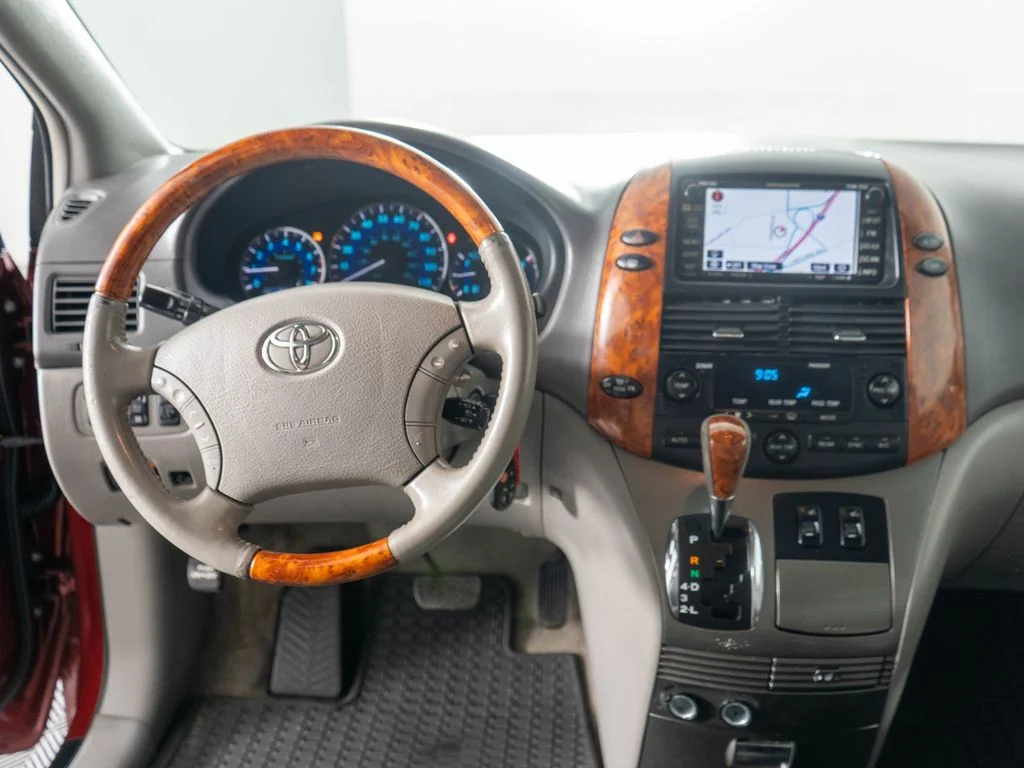 Used 2008 Red Toyota Limited image 12