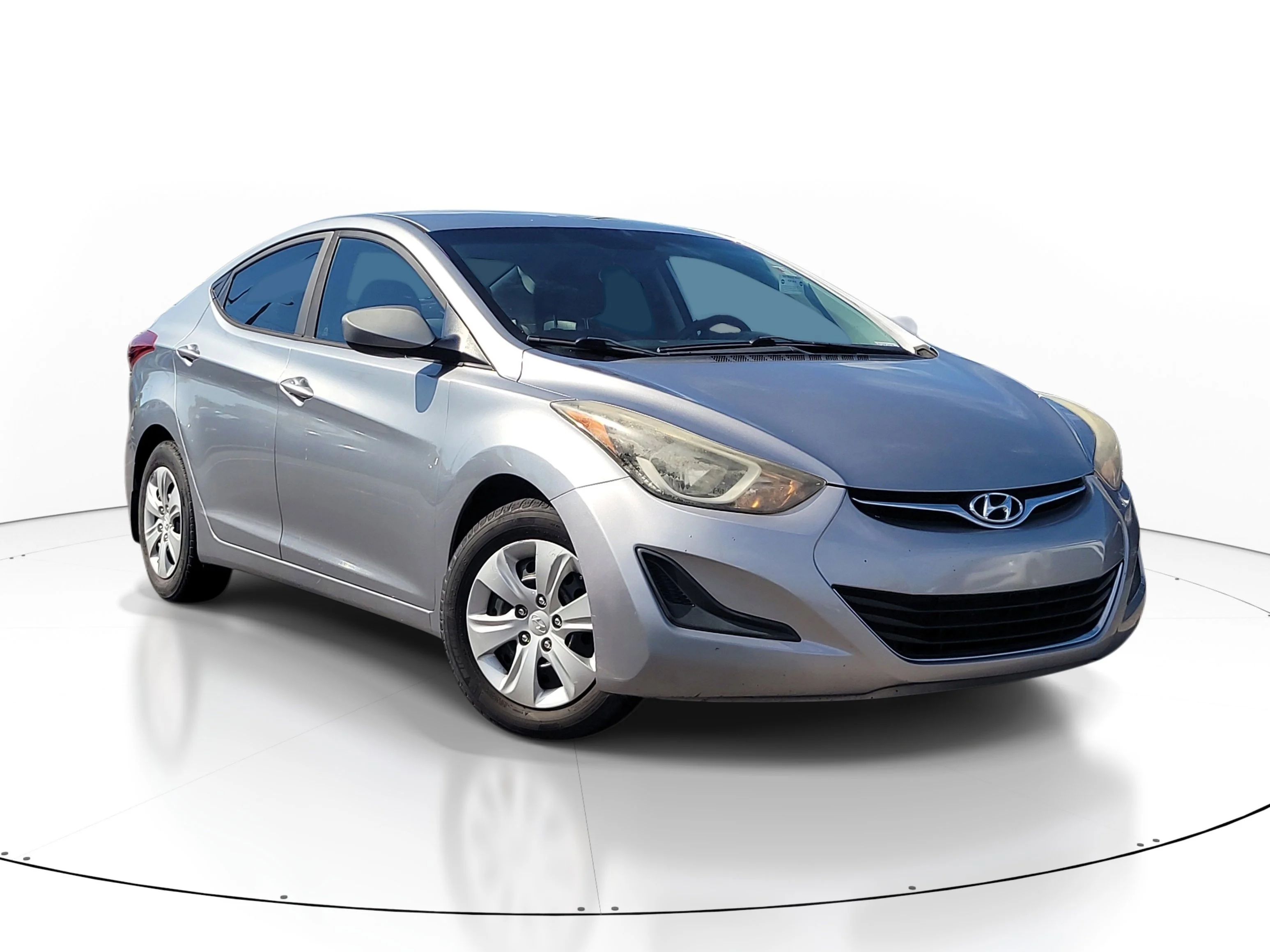 Used 2016 Shale Gray Metallic Hyundai SE image 1