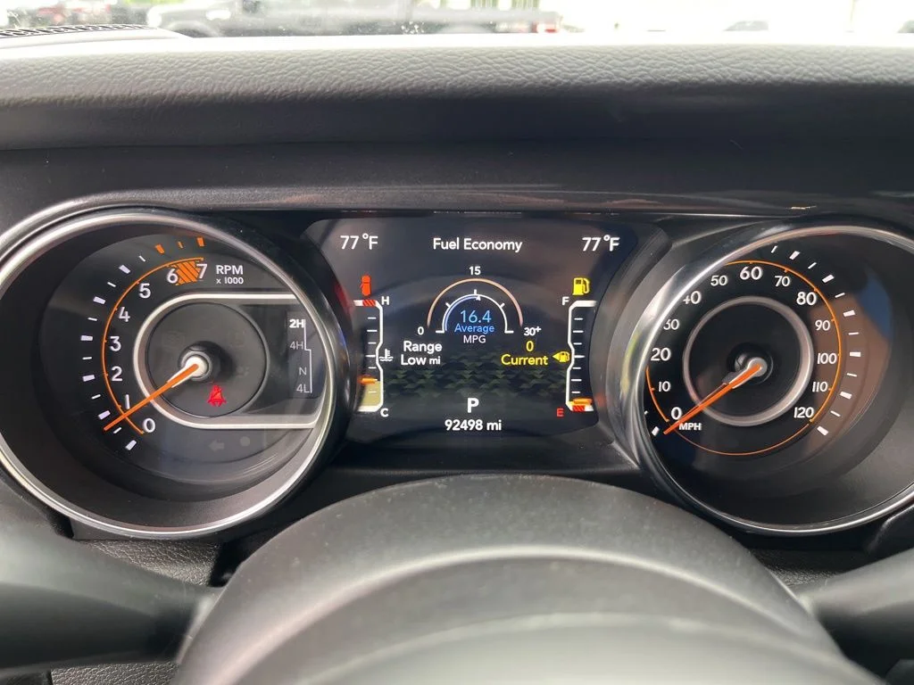 Used 2023 Silver Jeep Altitude image 19