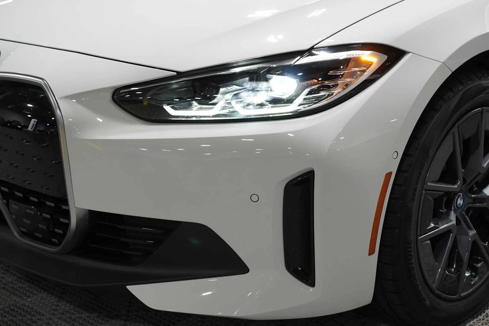 Certified Used 2024 Alpine White BMW eDrive35 image 7