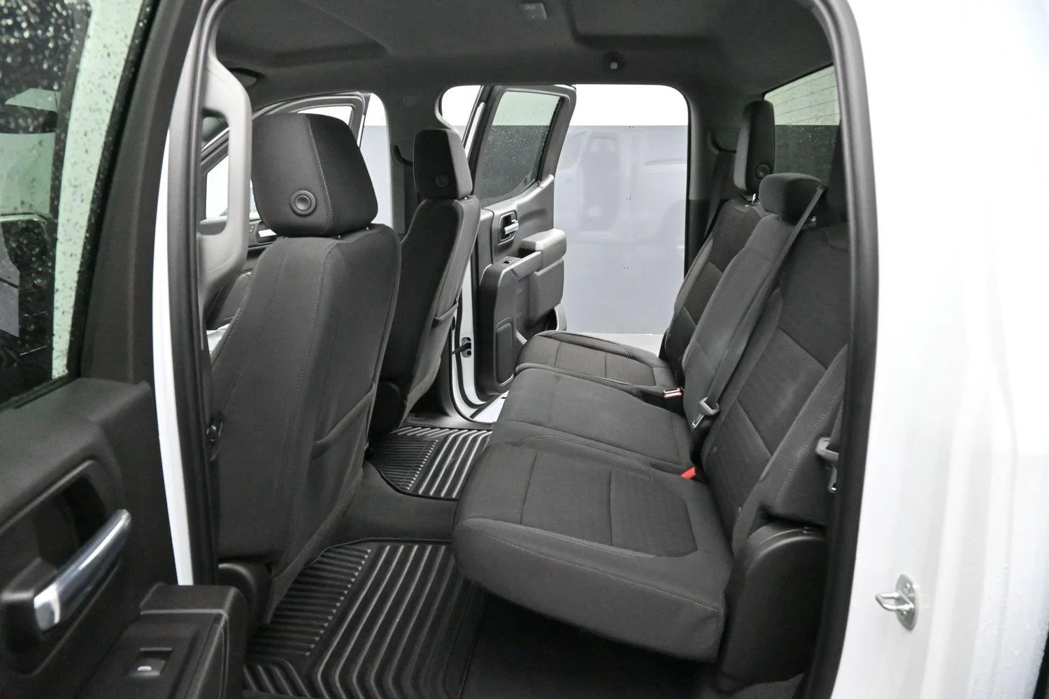 Used 2022 Summit White Chevrolet Custom image 28