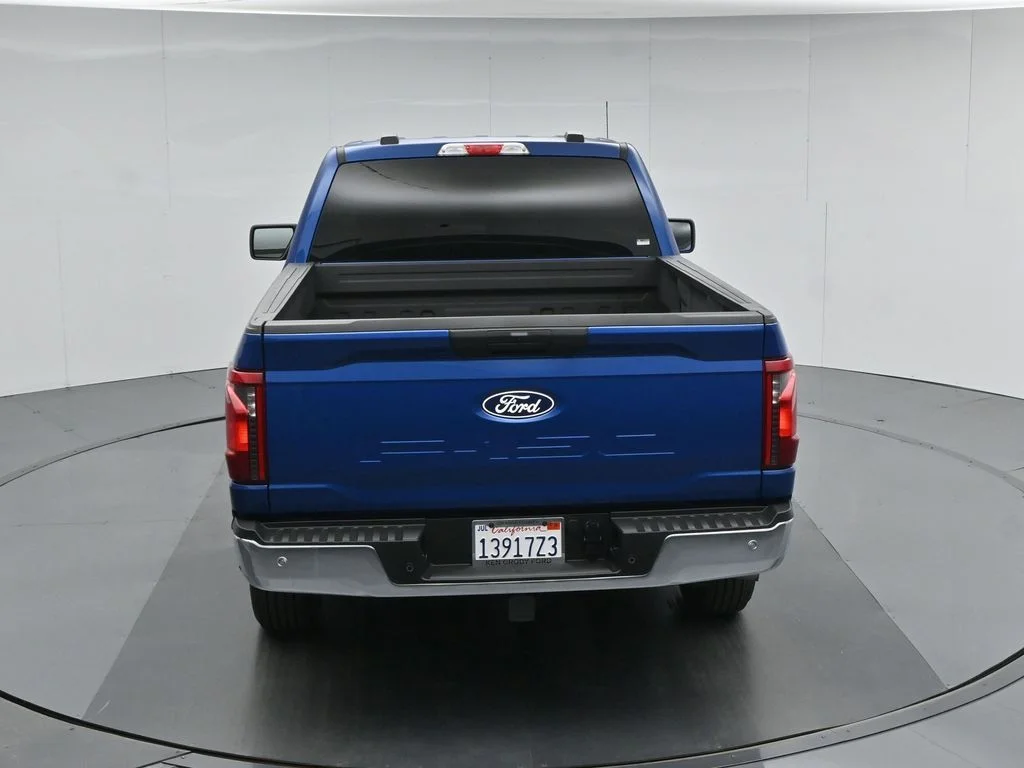 New 2026 Oxford White Ford XLT image 36