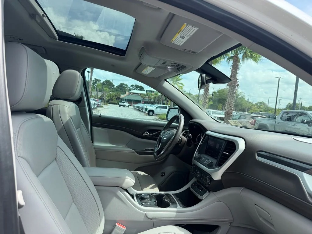 Used 2020 White Frost GMC SLT image 17