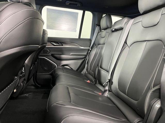 New 2026 Diamond Black Crystal Pearlcoat Jeep Limited image 59