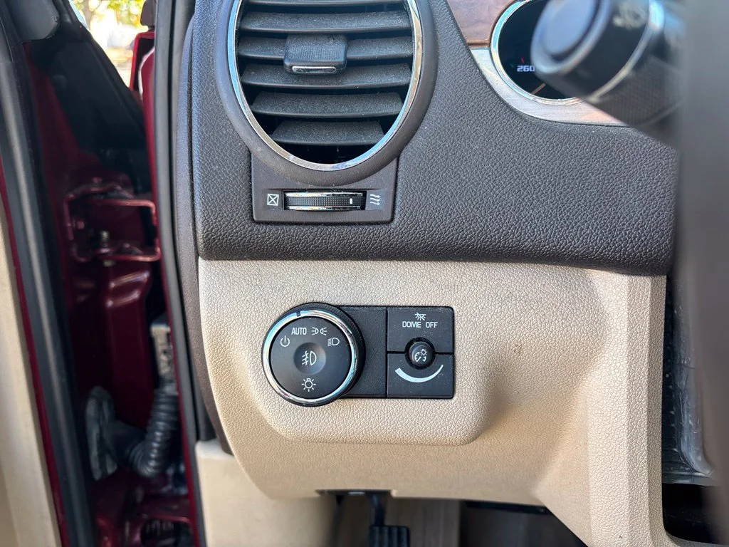 Used 2011  Buick CXL image 13