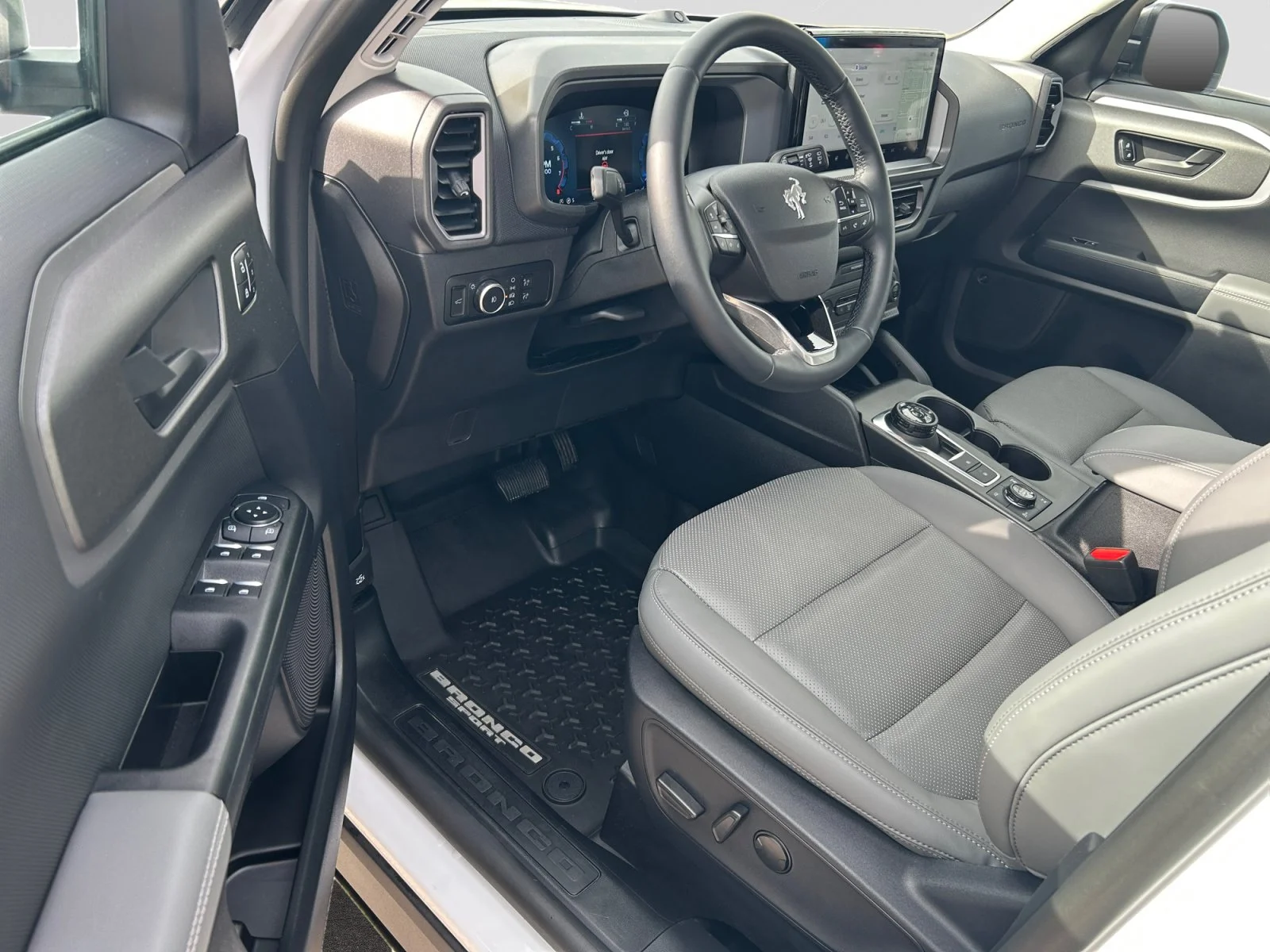 Used 2025 White Ford BADLANDS image 12