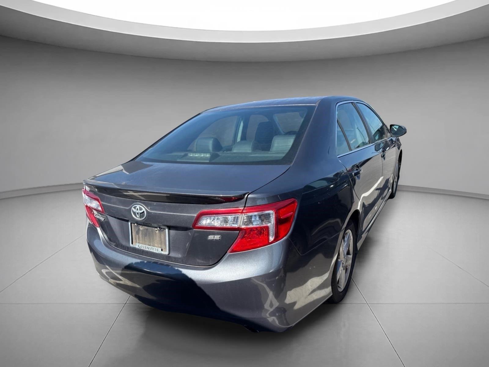 Used 2014 Magnetic Gray Metallic Toyota SE image 14