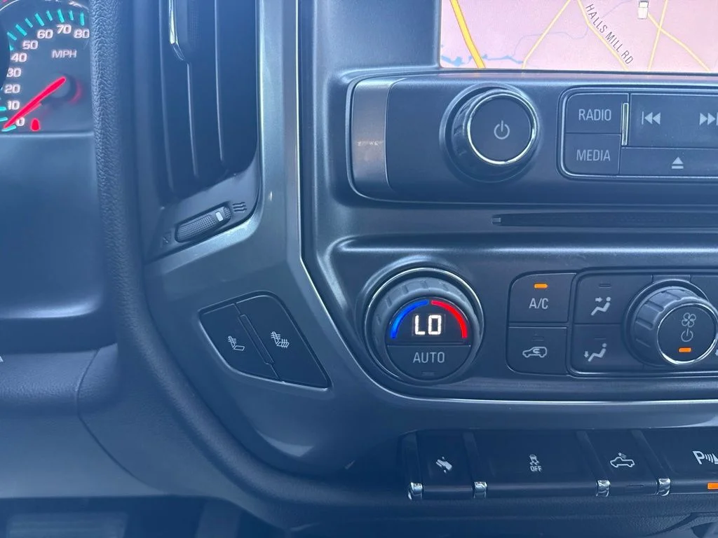 Used 2015 Silver Chevrolet LT image 25