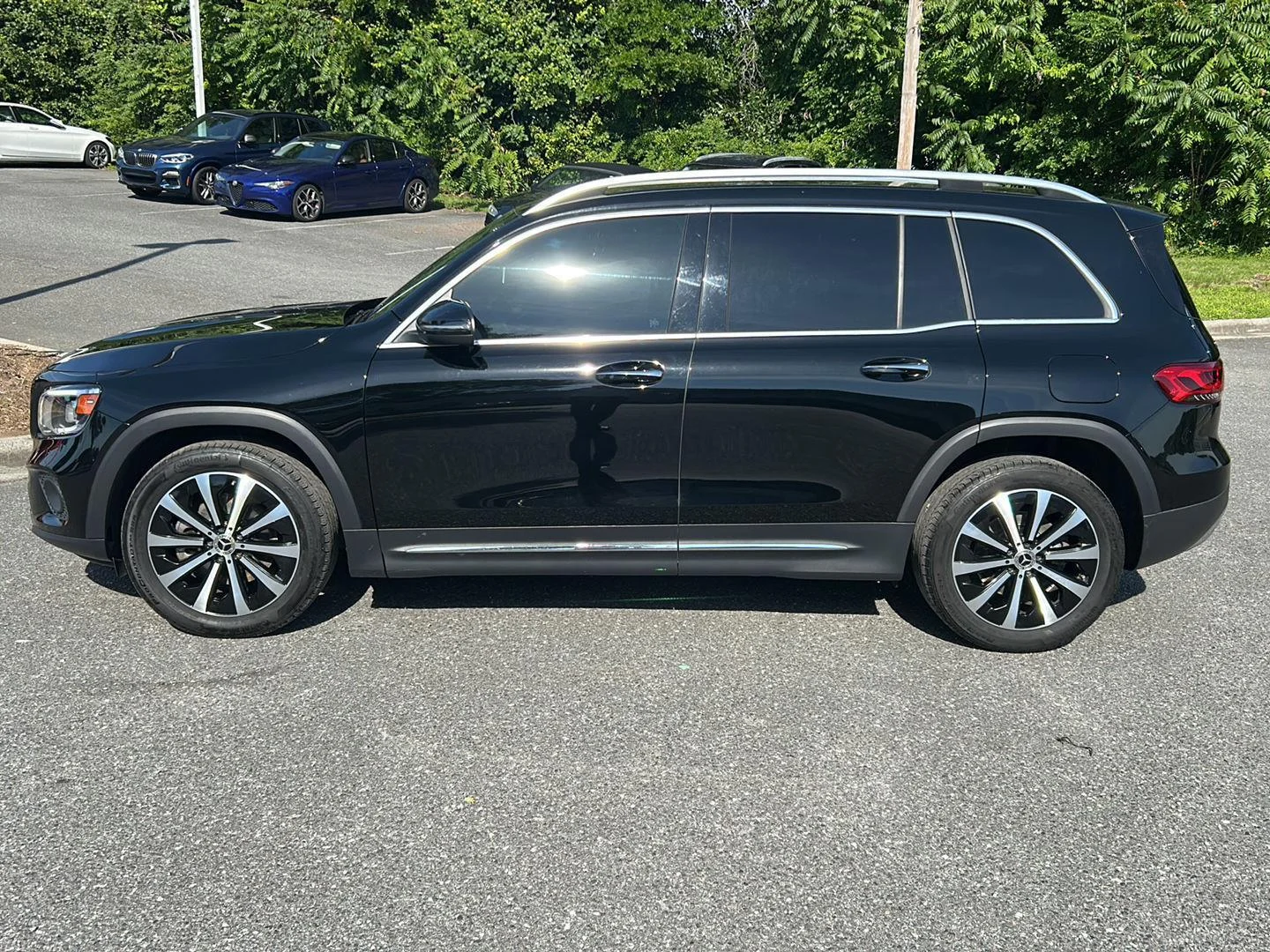 Used 2023 Night Black Mercedes-Benz GLB 250 image 2