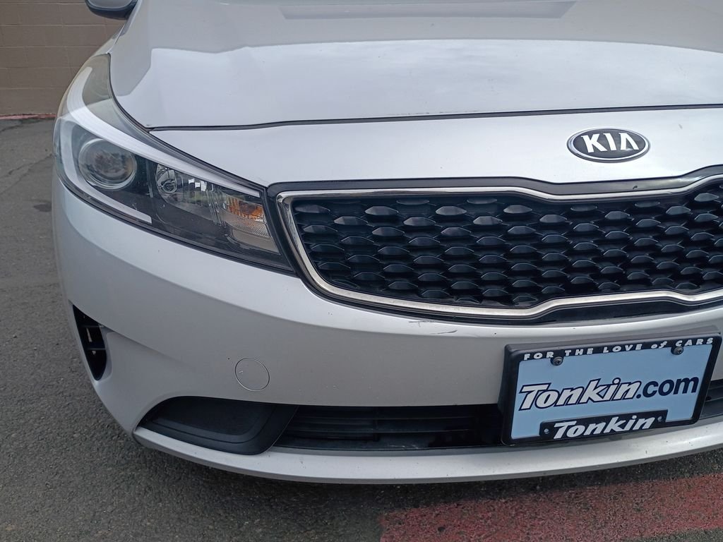 Used 2017 Silky Silver Kia LX image 10