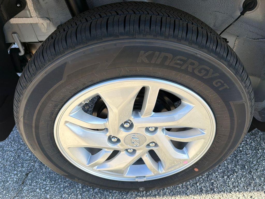 New 2026 White Hyundai SE image 17