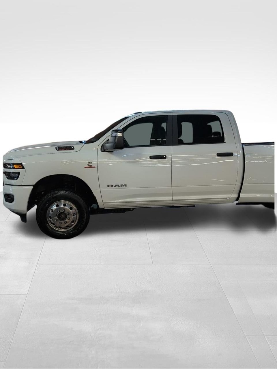 New 2027 Bright White Clear-Coat Exterior Paint RAM Big Horn image 12
