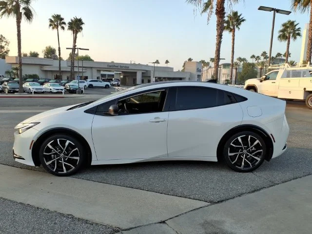 Used 2025 Off-white Toyota XSE image 8