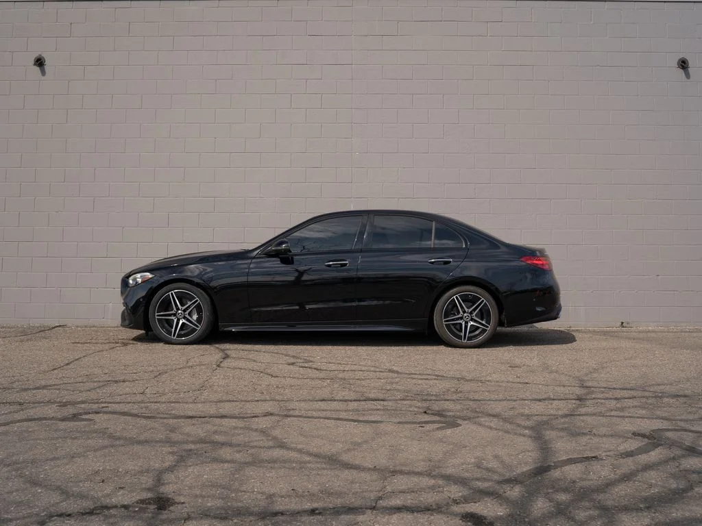 Used 2023  Mercedes-Benz C 300 image 2