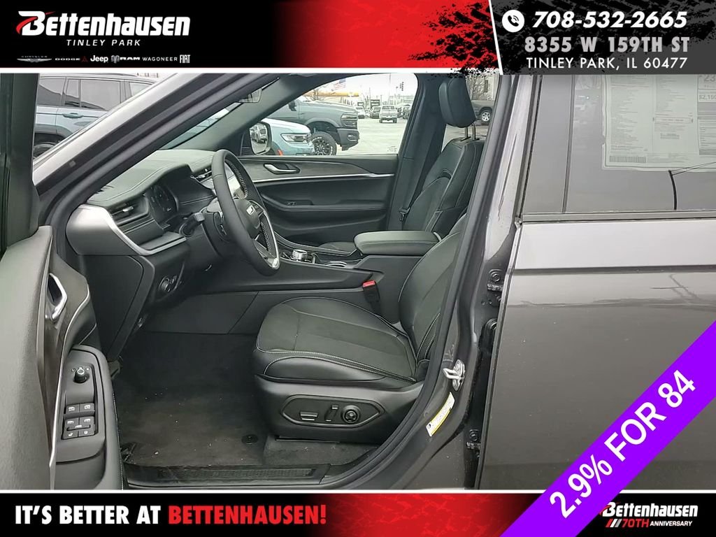 New 2026 Baltic Gray Metallic Clear-Coat Exterior Paint Jeep Altitude image 13