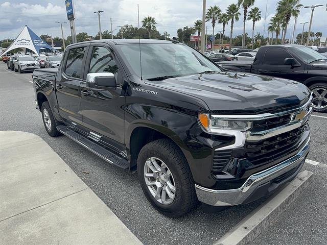 Used 2023 BLACK Chevrolet LT image 1