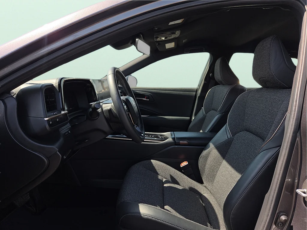 Used 2024  Toyota XLE image 16