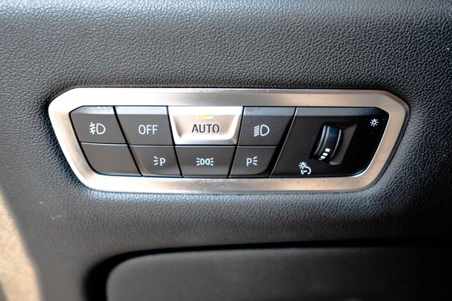 Used 2022 Black Sapphire Metallic BMW xDrive40i image 19