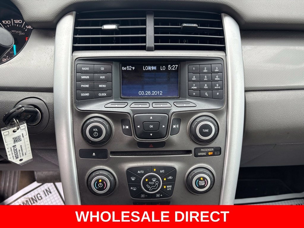 Used 2013 White Platinum Clearcoat Metallic Ford SEL image 20