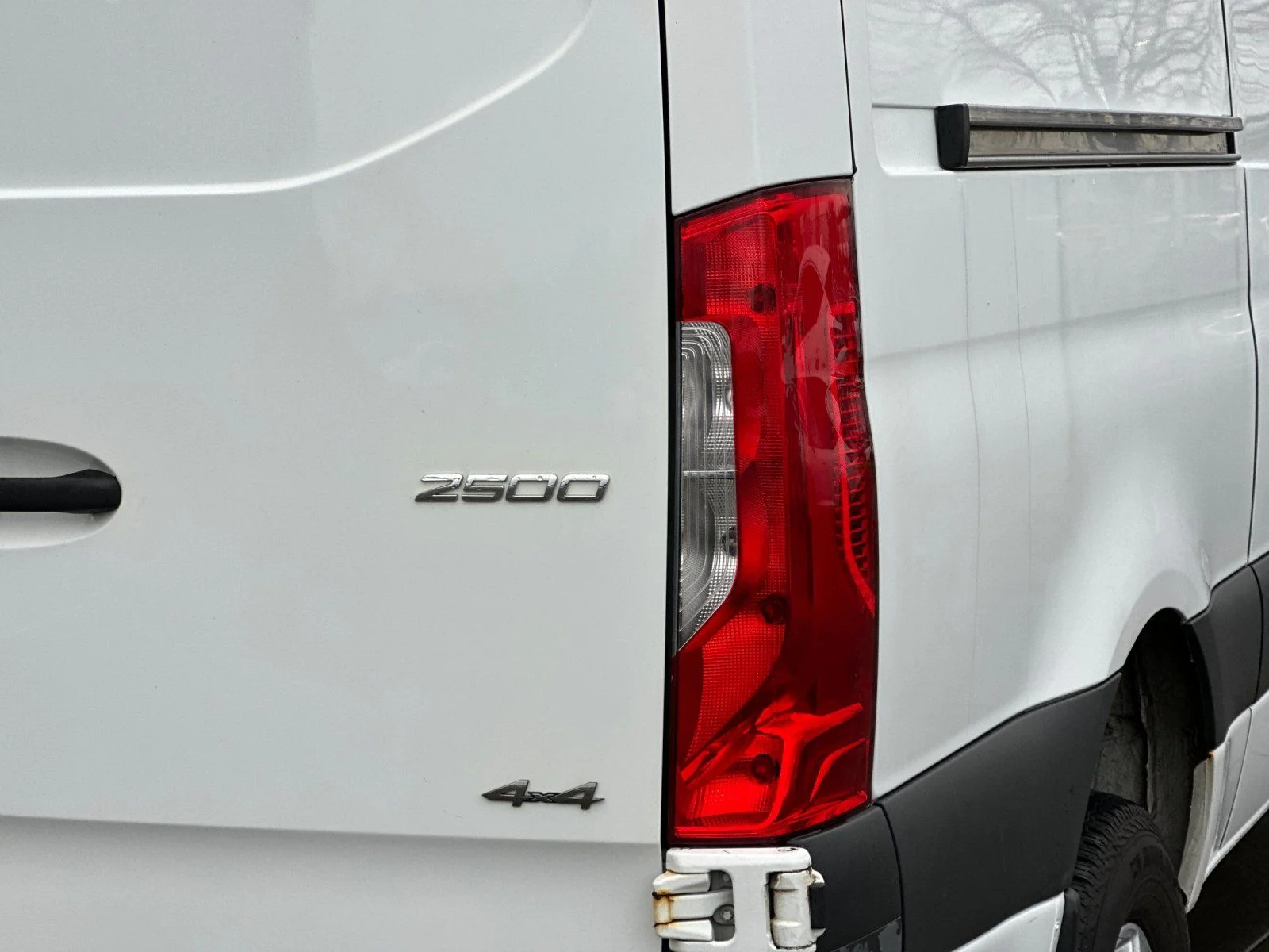 Used 2020 Arctic White Mercedes-Benz Cargo 144 WB image 26