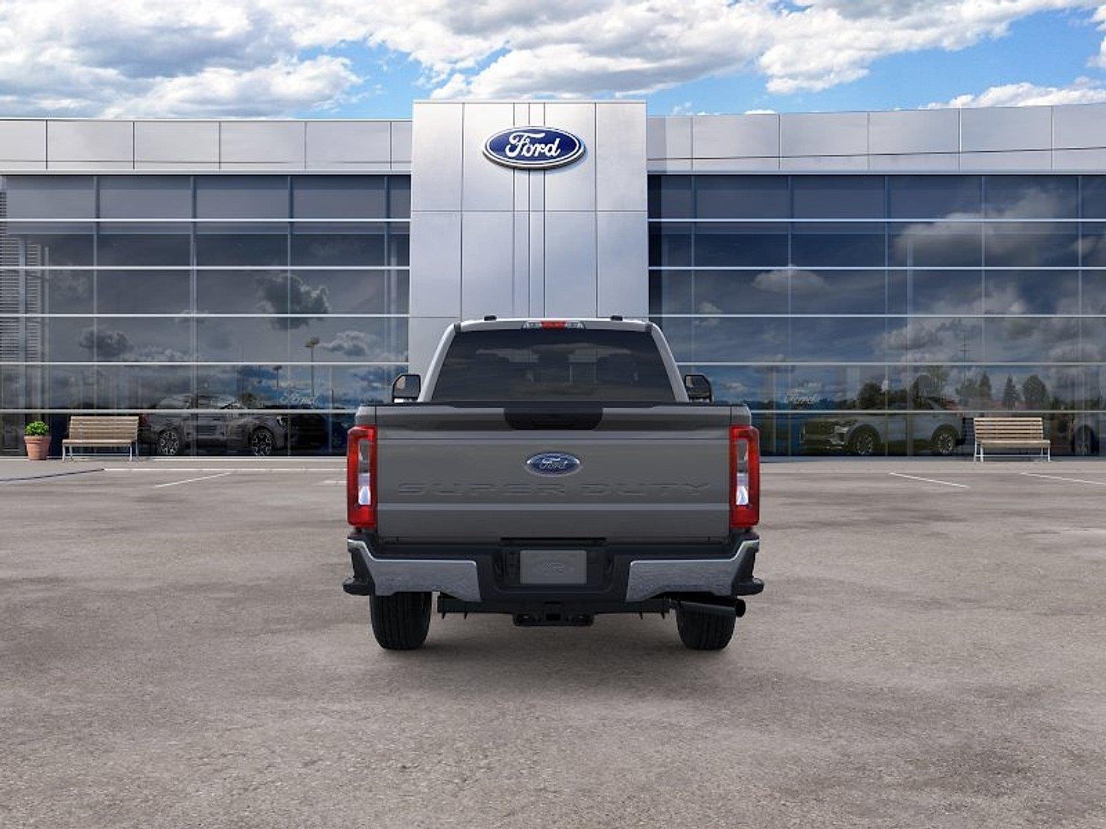 New 2026 Carbonized Gray Metallic Ford XLT image 5