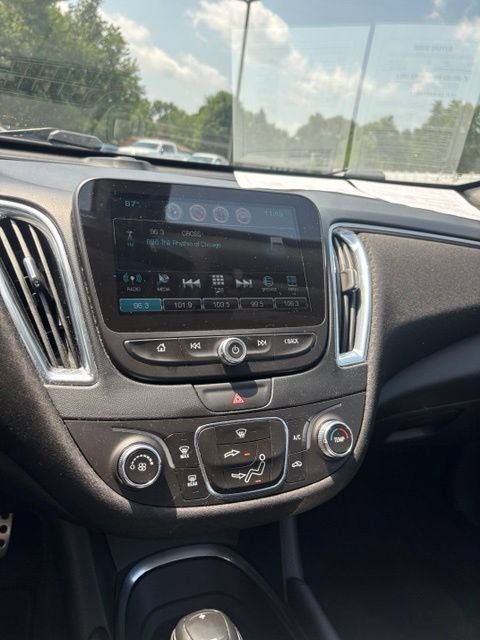 Used 2016 IRIDESCENT PEARL TRICOAT Chevrolet LT image 15