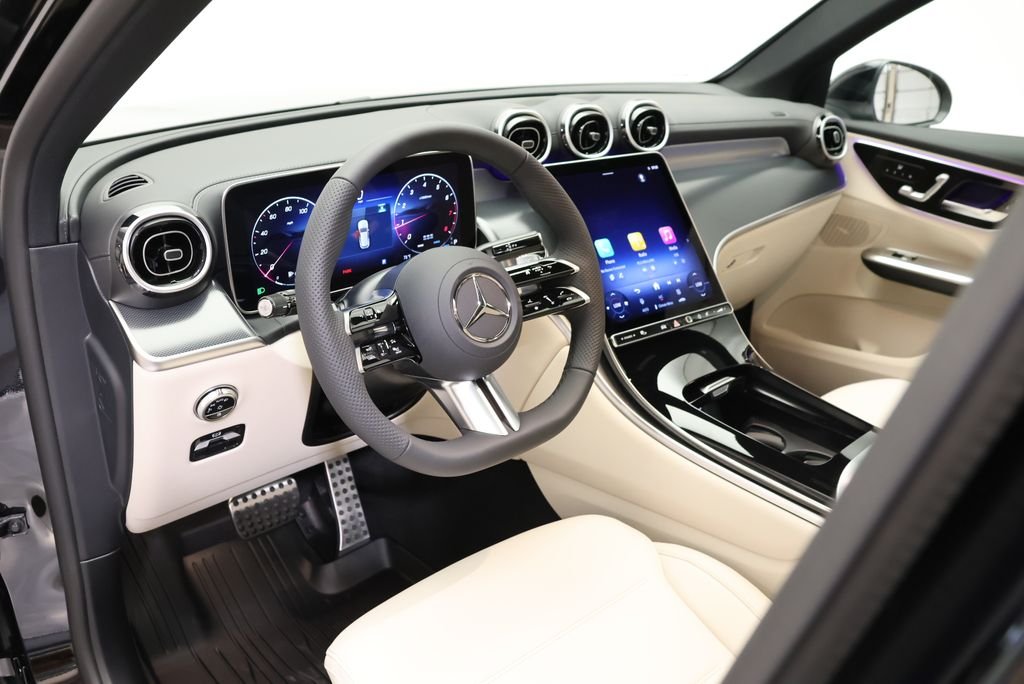 New 2027 Black Mercedes-Benz GLC 300 image 34