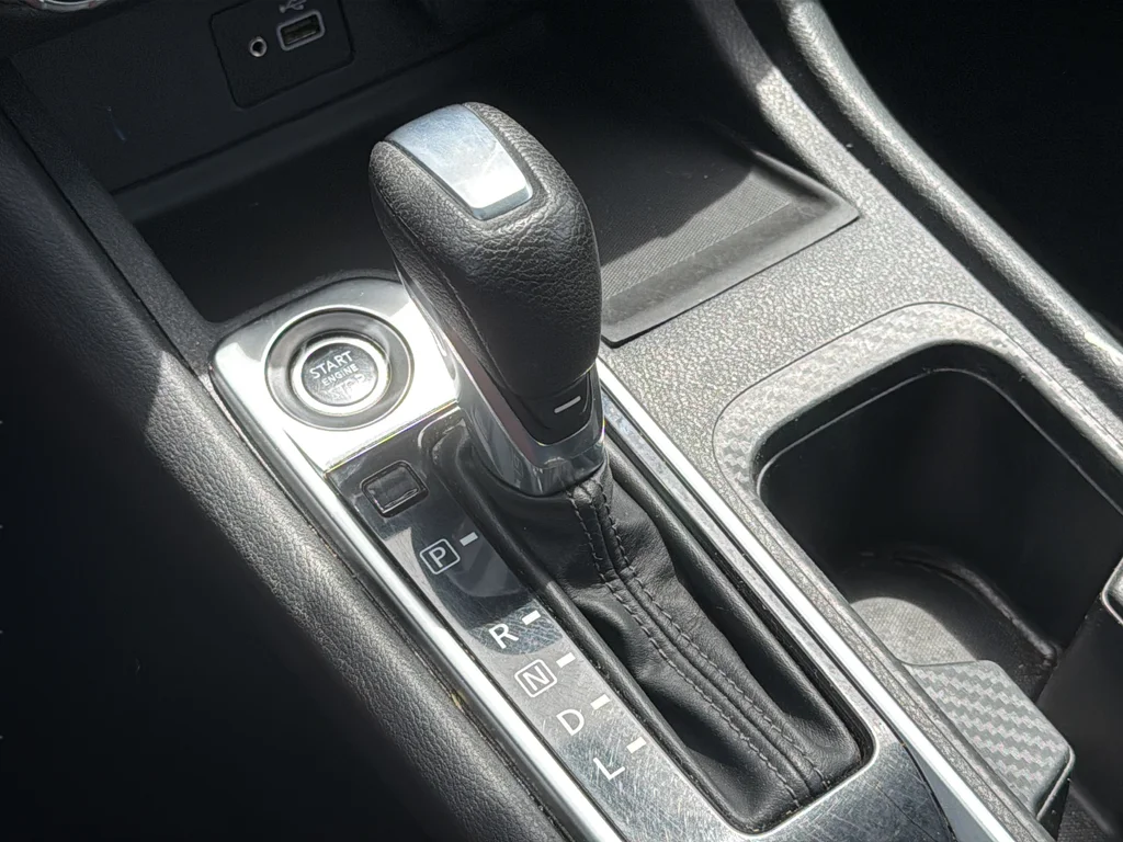 Used 2020 Gray Nissan S image 21