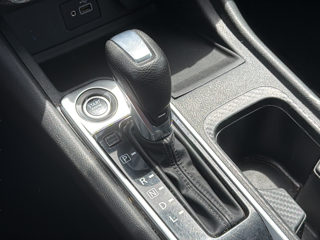 Used 2020 Gray Nissan S image 25