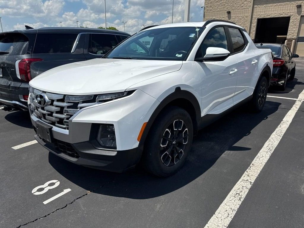 Certified Used 2023 White Hyundai SEL Premium image 3