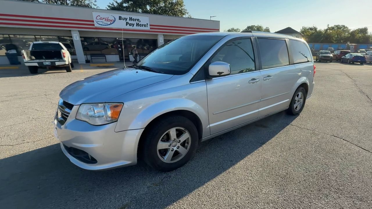2011 Dodge Grand Caravan Crew photo 3