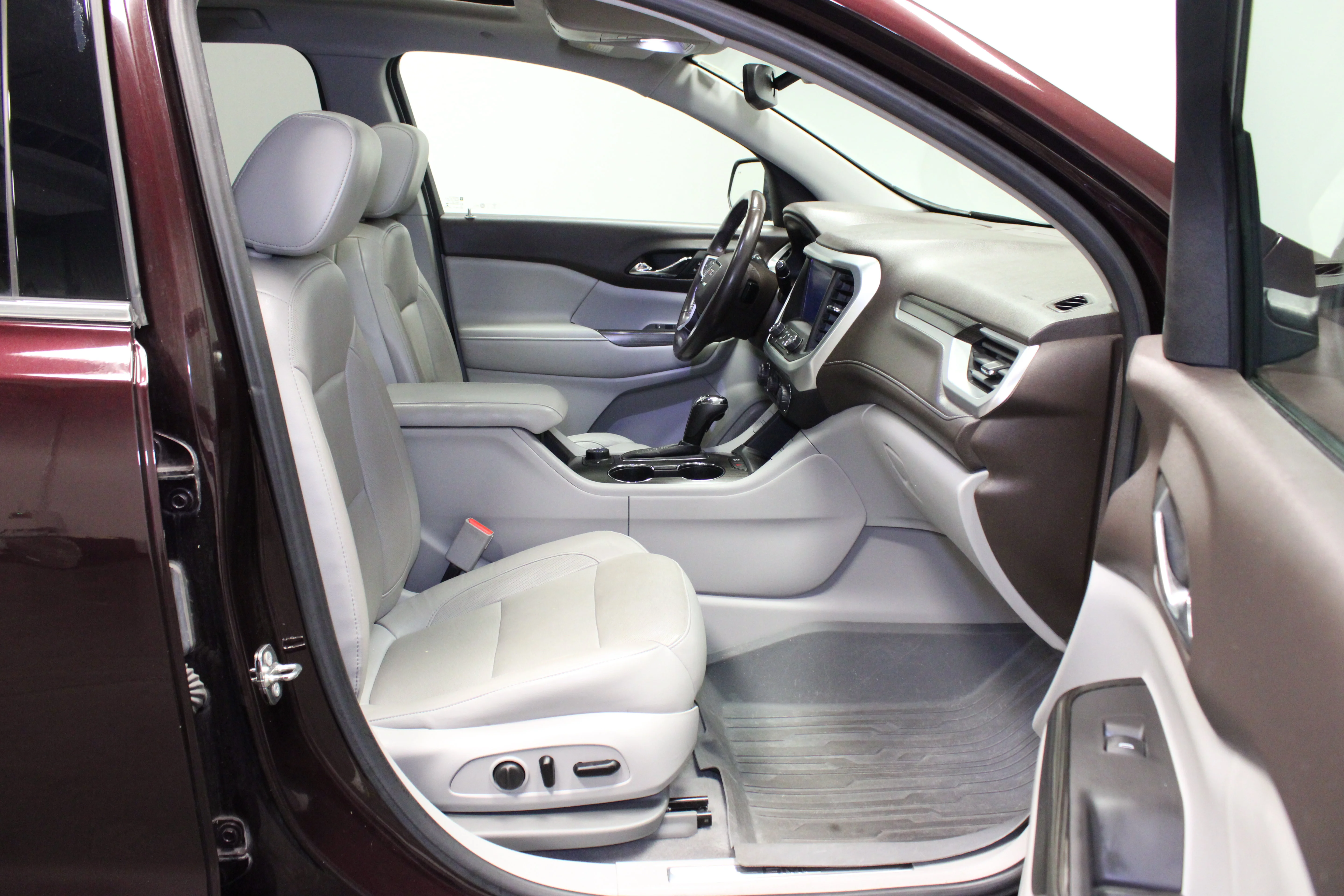 Used 2018 Black Cherry Metallic GMC SLT-1 image 15