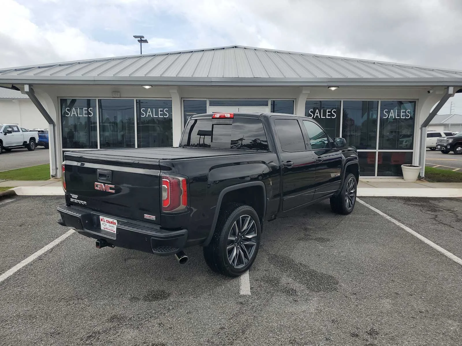 Used 2018 ONYX BLACK GMC SLT image 6