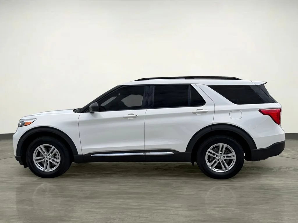 Used 2023 White Ford XLT image 3