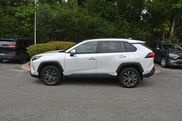 Certified Used 2024 WIND CHILL PEARL Toyota  image 2